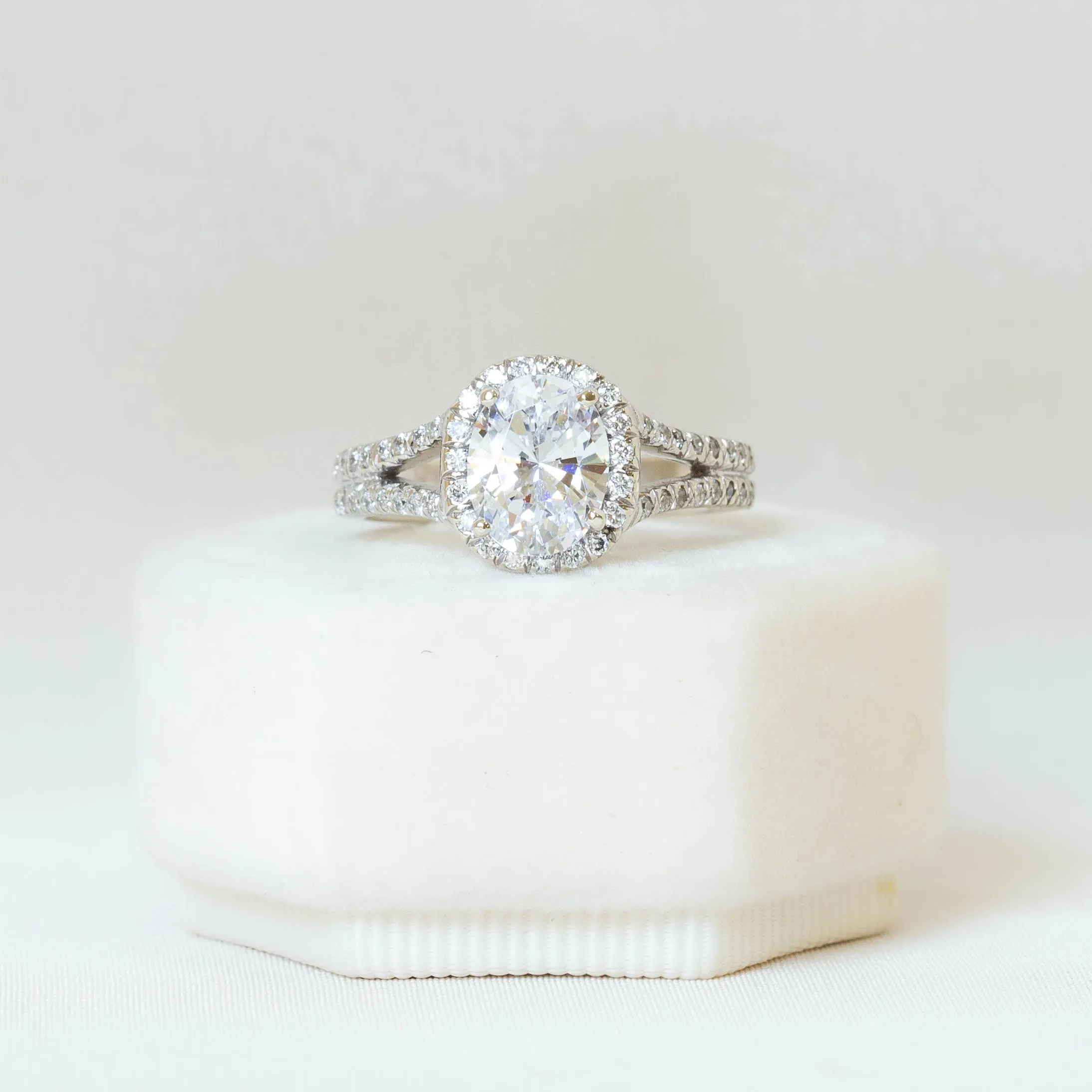 14kw Oval Split Shank Halo Diamond Ring