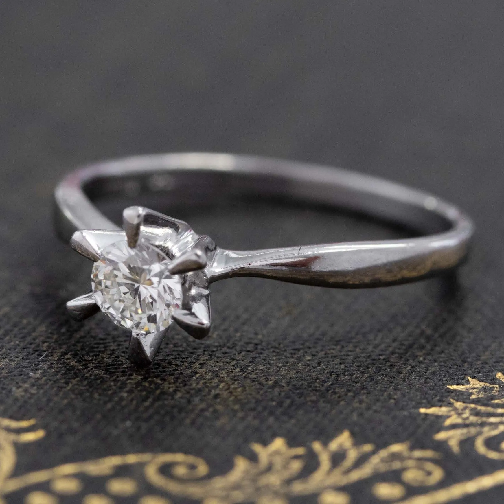 .33ct Starburst Motif Round Brilliant Cut Diamond Solitaire