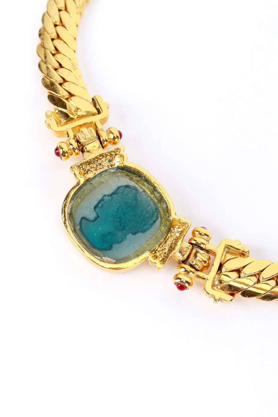 Cameo Pendant Necklace