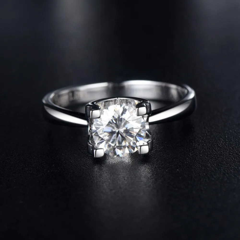 Classic Four Claw Suspended Setting, 1.00ct Round Cut