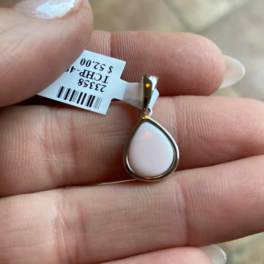 Conch Shell Pendant - petite