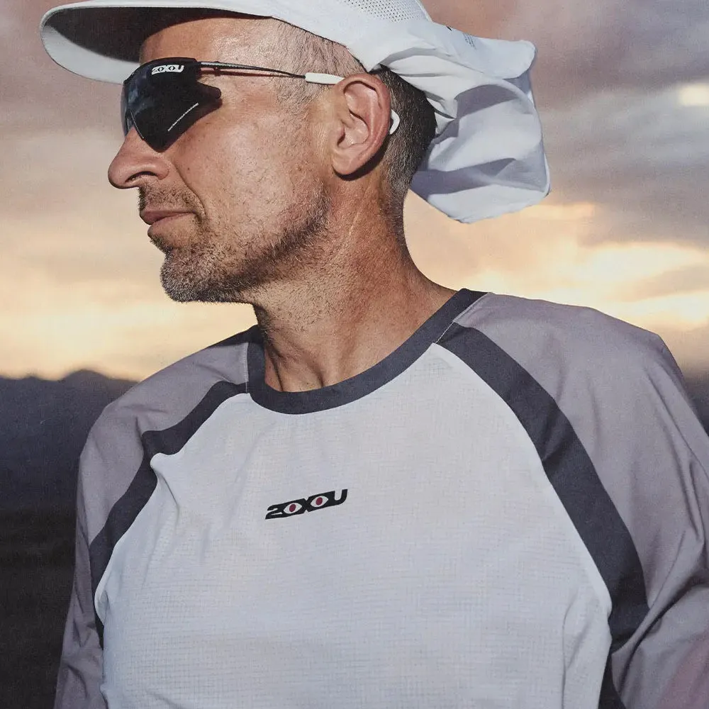 District Vision   2XU Ultralight Desert Tee - White/Carbon