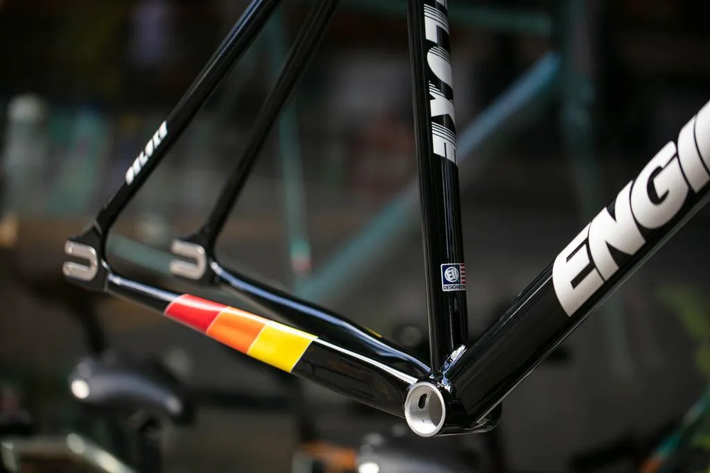 Engine11 CritD Track x DELUXE Cycles - Medium