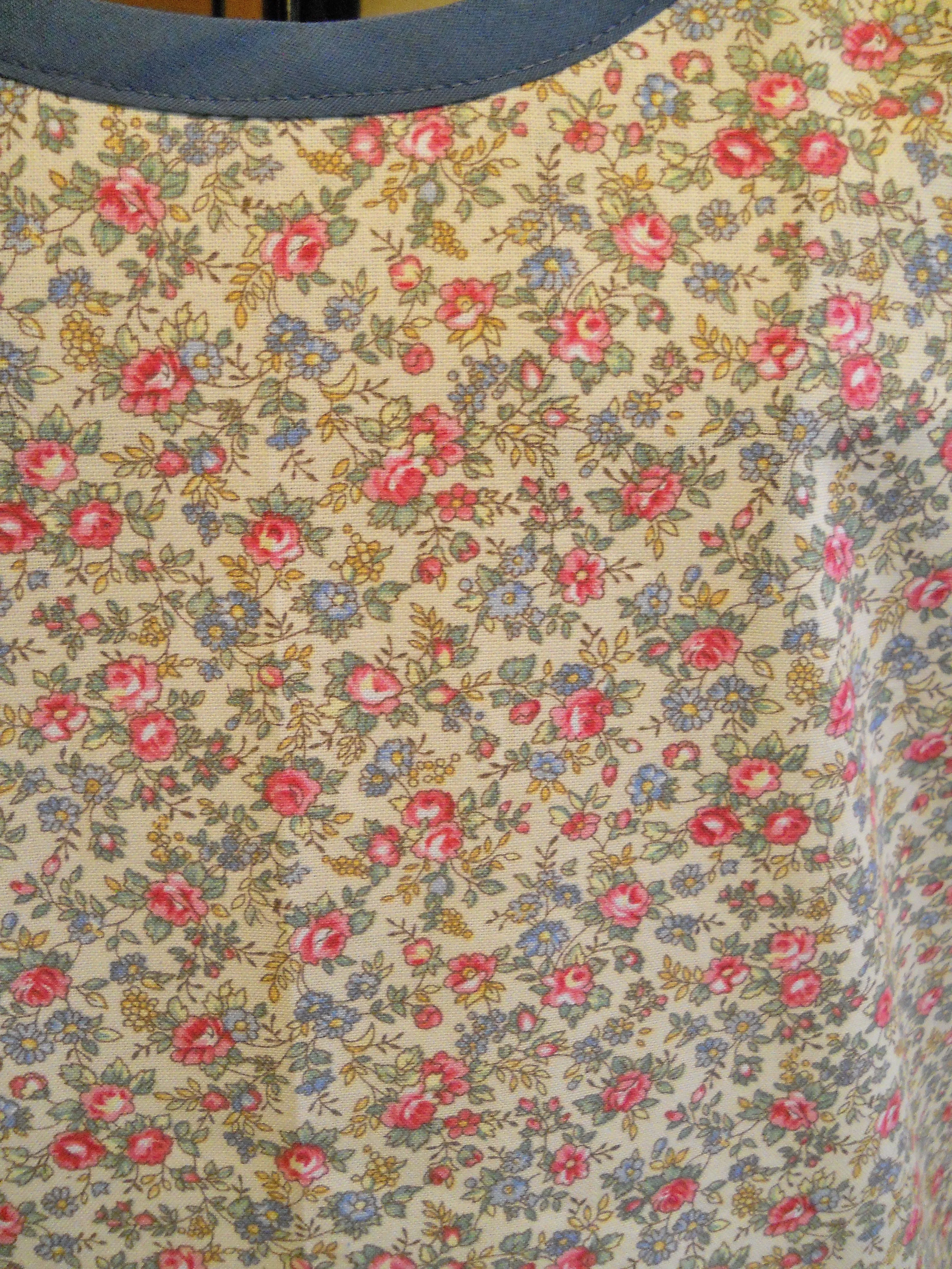 Grandma Old Fashioned Full Apron in Warm Tan Floral size Med and Lg