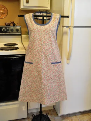 Grandma Old Fashioned Full Apron in Warm Tan Floral size Med and Lg