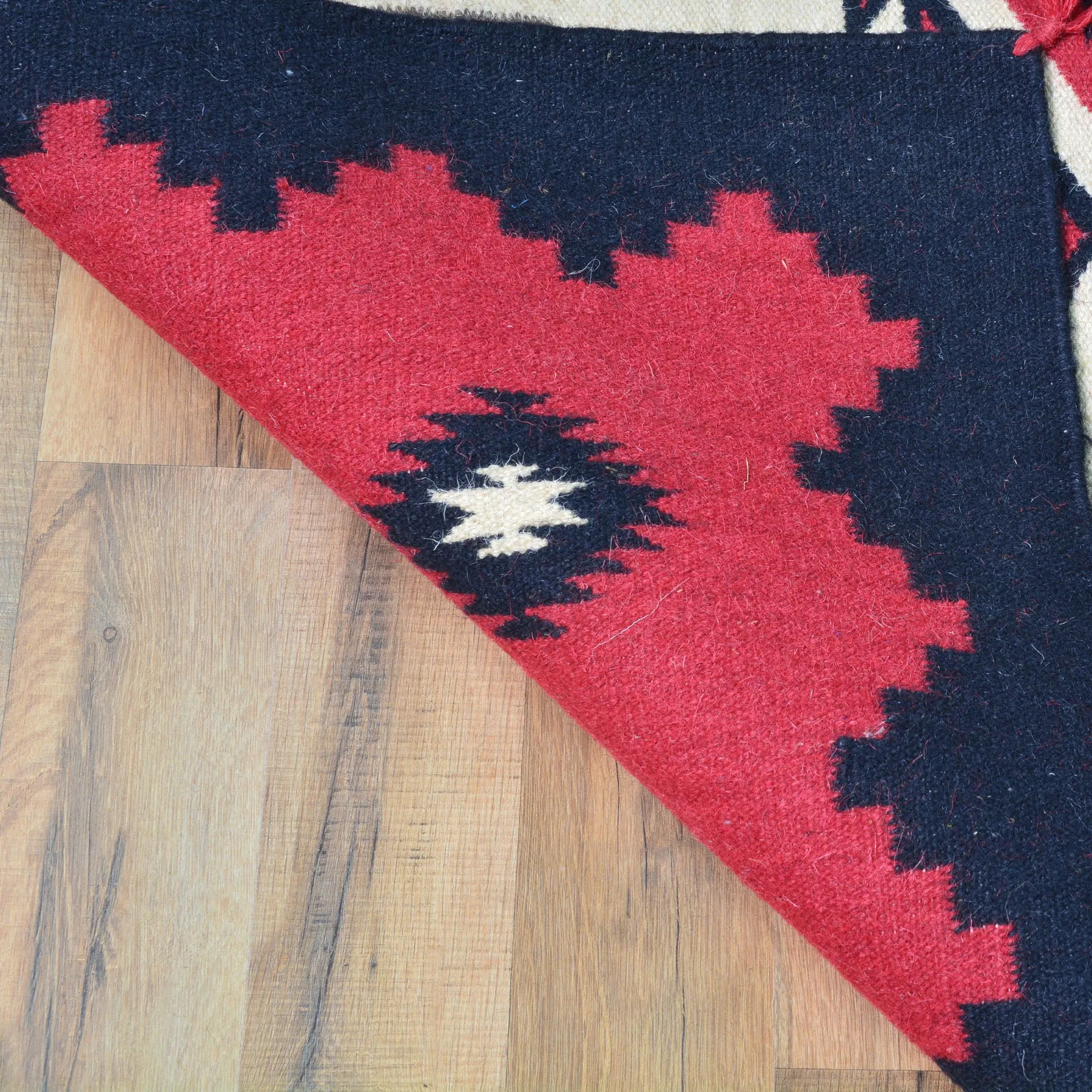 Hand-Woven Reversible Kilim Southwestern Design Wool Rug (Size 4.1 X 6.0) Cwral-8523