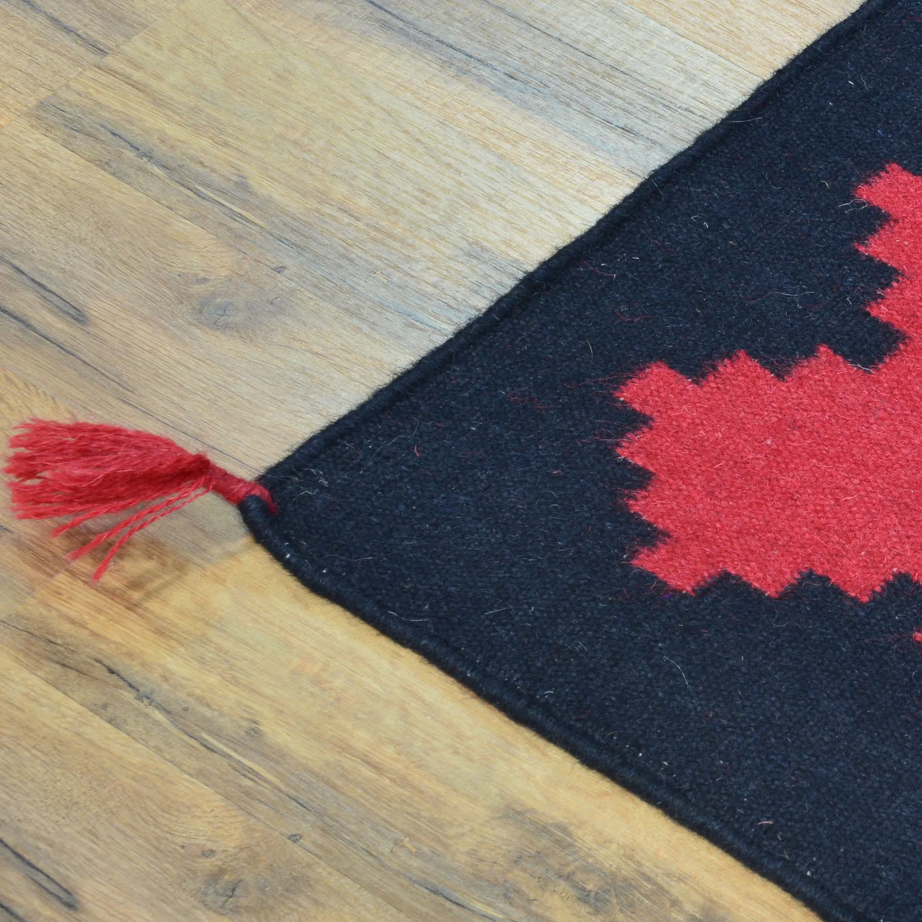 Hand-Woven Reversible Kilim Southwestern Design Wool Rug (Size 4.1 X 6.0) Cwral-8523