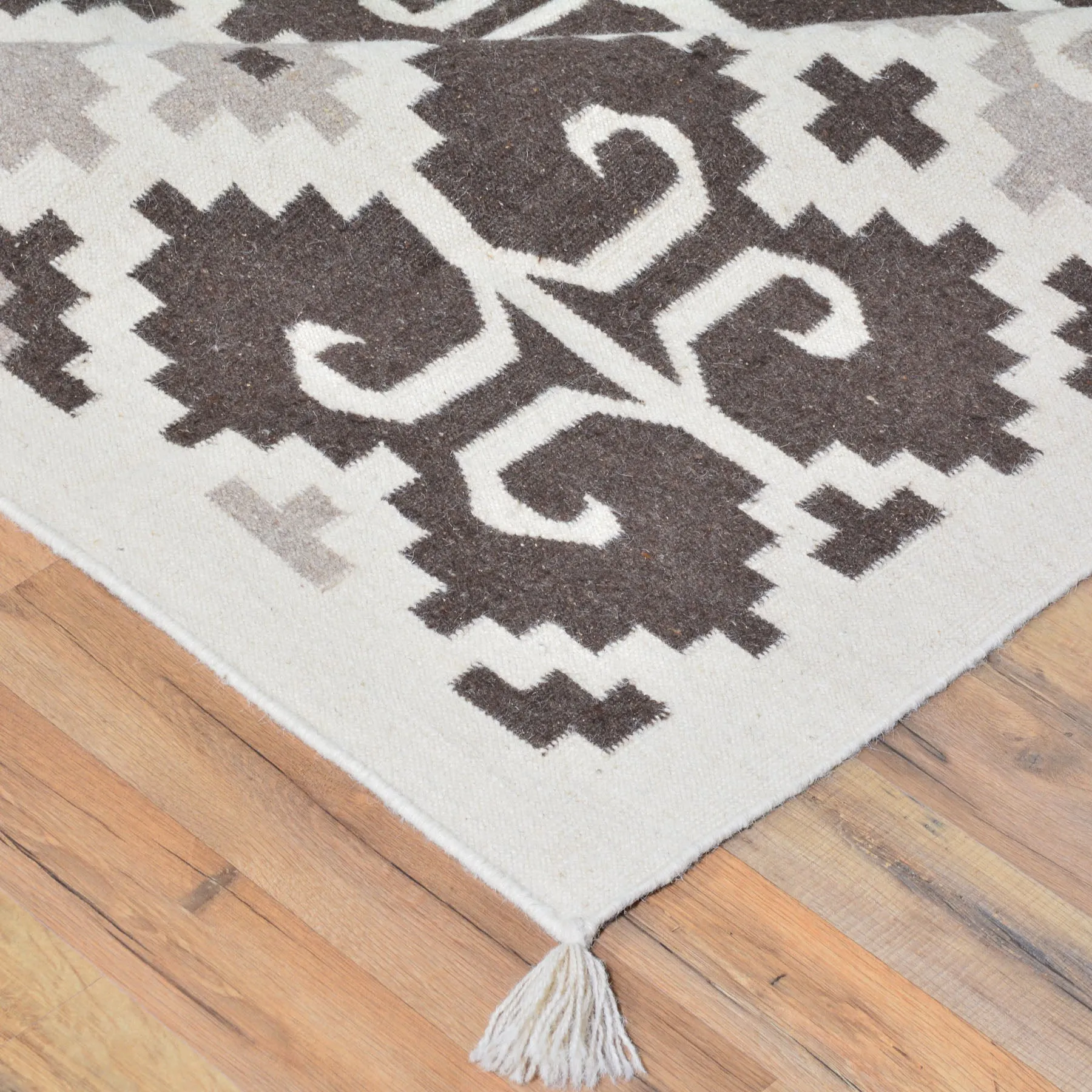 Hand-Woven Reversible Southwestern Design Dhurrie Rug (Size 5.11 X 9.0) Brral-4068