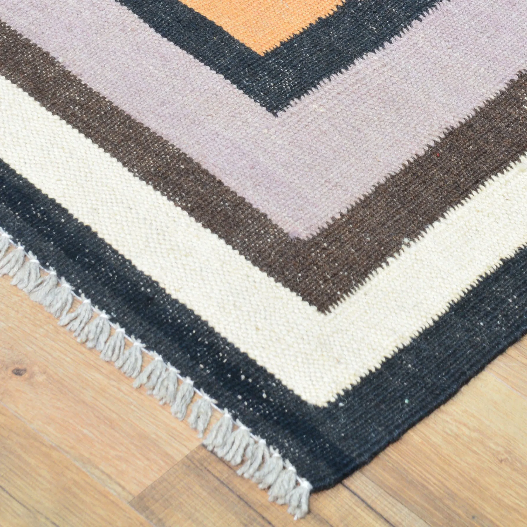 Hand-Woven Southwestern Design Wool Handmade Rug (Size 6.5 X 6.7) Cwral-8688
