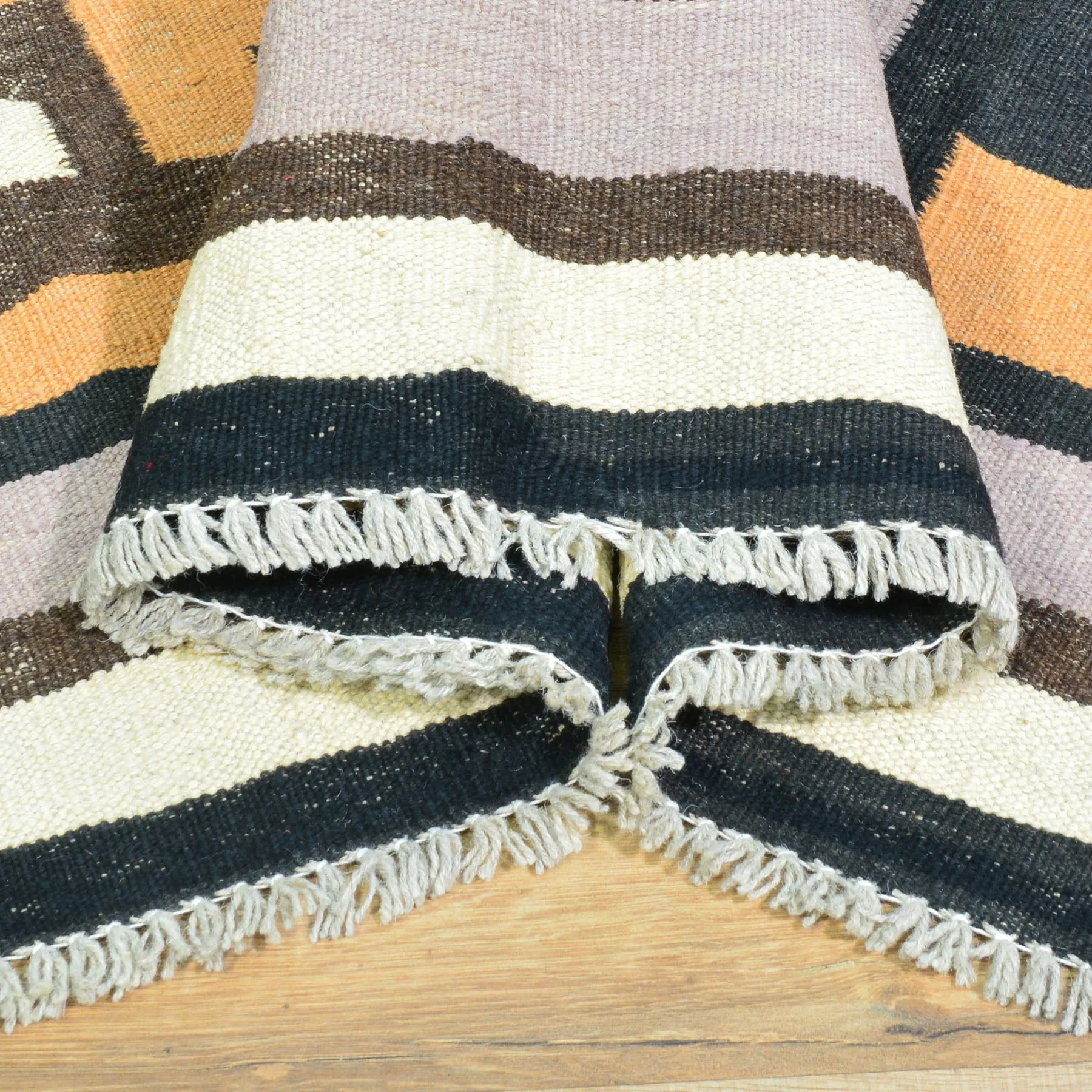 Hand-Woven Southwestern Design Wool Handmade Rug (Size 6.5 X 6.7) Cwral-8688