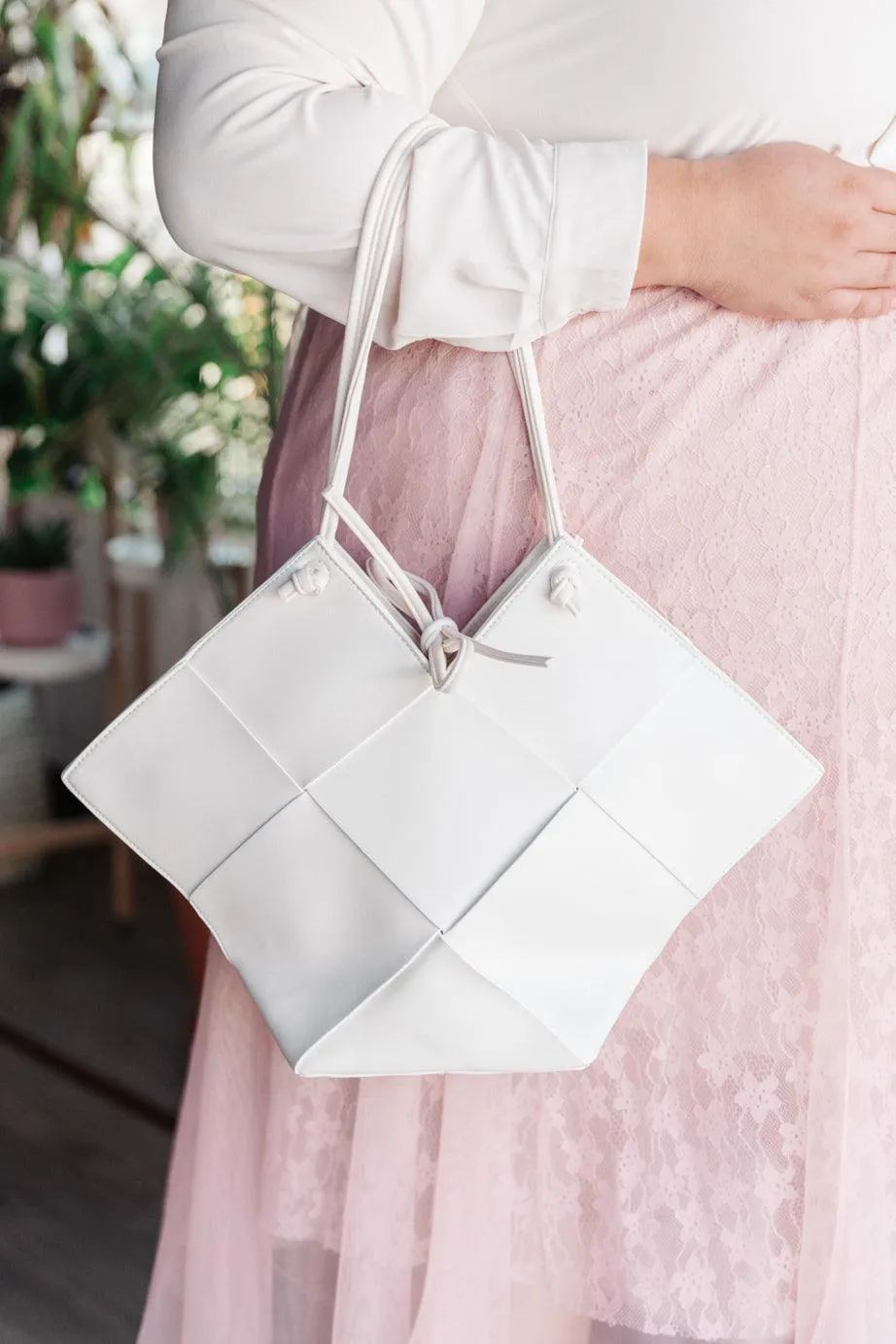 Hazel Blues® | Woven Tote in White