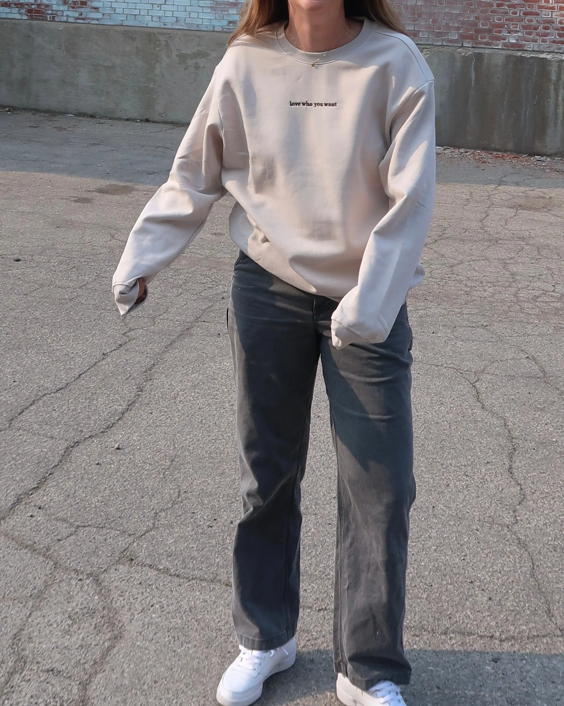 love who you want Relaxed Crewneck (OFF WHITE)