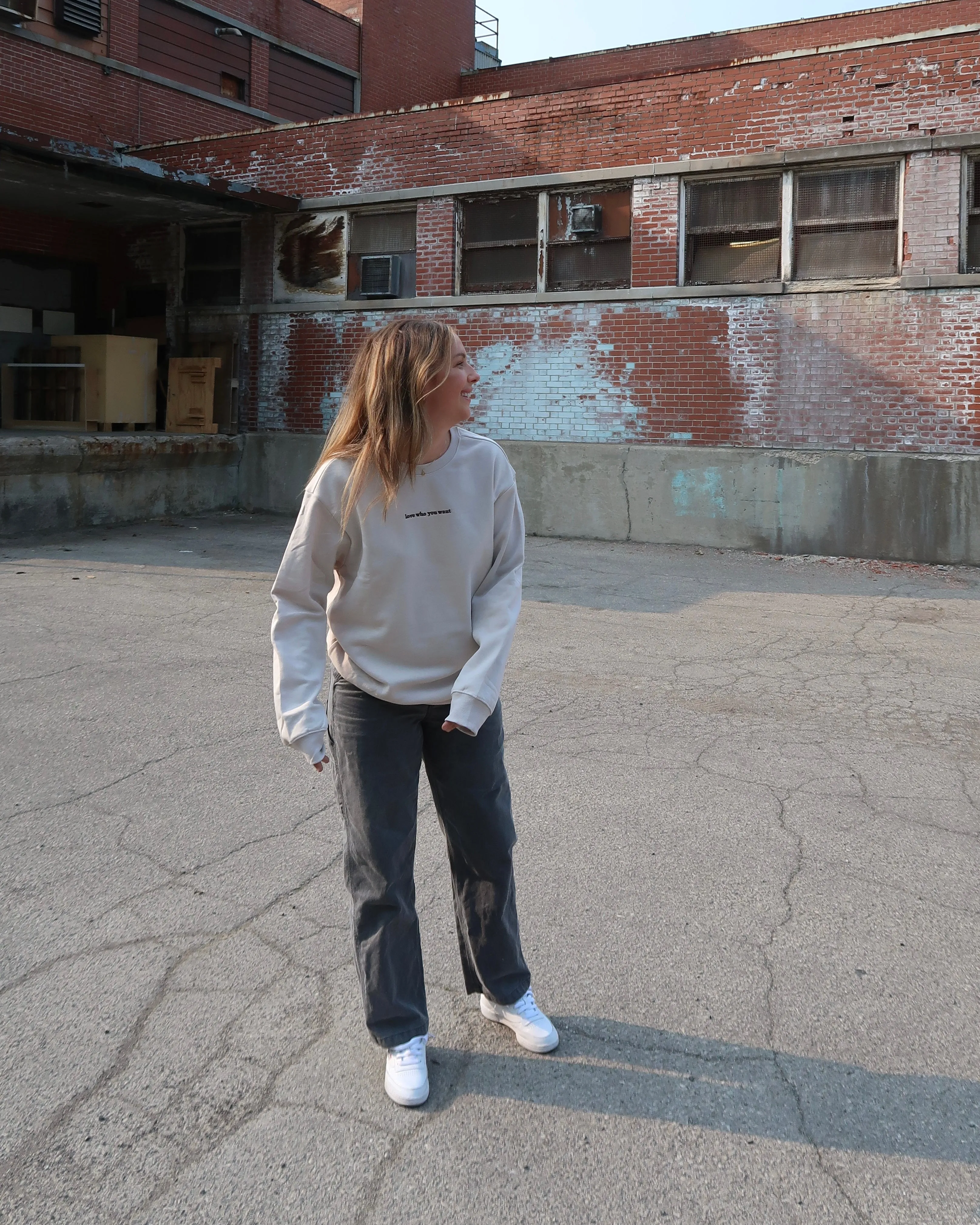 love who you want Relaxed Crewneck (OFF WHITE)