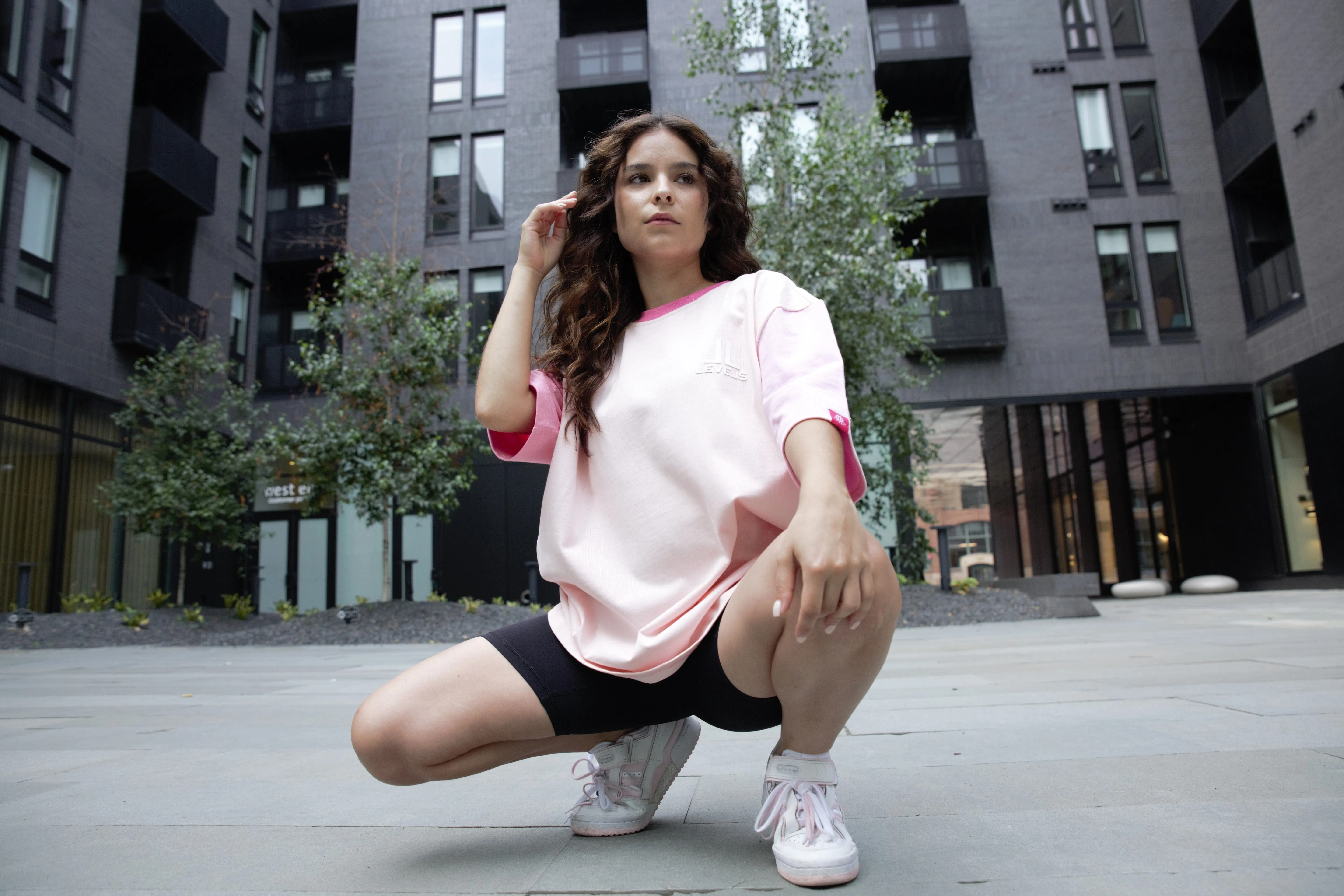 LUXE LEVELS OVERSIZED TEE | PINK PANTHER