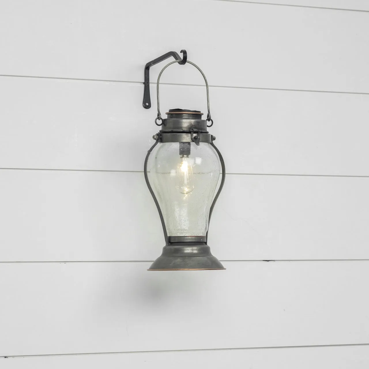 Madelyn Solar Lantern