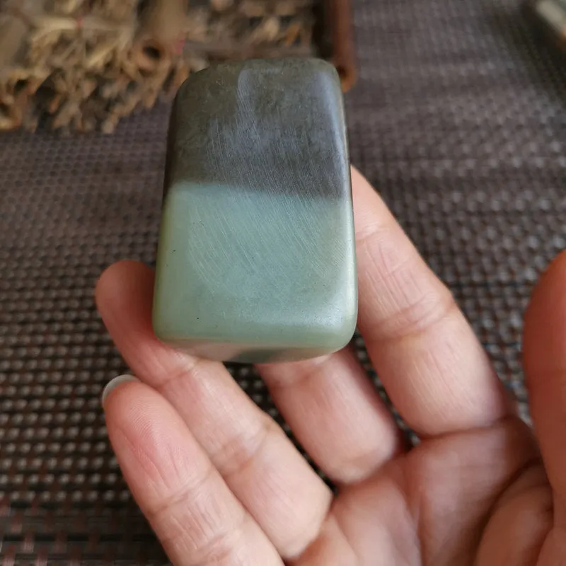 Natural Hetian Jade Rough Nephrite Raw (66g, 4.8X3X1.9cm)