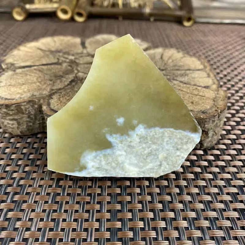 Natural Hetian Jade Rough Nephrite Raw (85g,5.1X6.2X1.2cm)