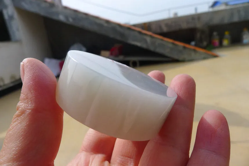 Natural Jade Rough Jadeite Raw (133g,5.15X5.15X2cm)