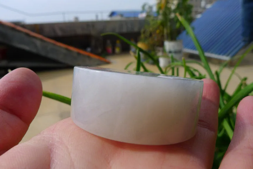 Natural Jade Rough Jadeite Raw (133g,5.15X5.15X2cm)