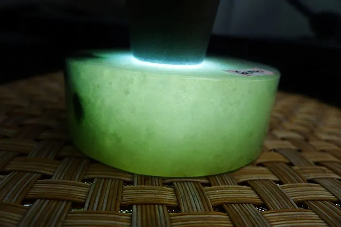 Natural Jade Rough Jadeite Raw (133g,5.2X5.2X1.9cm)