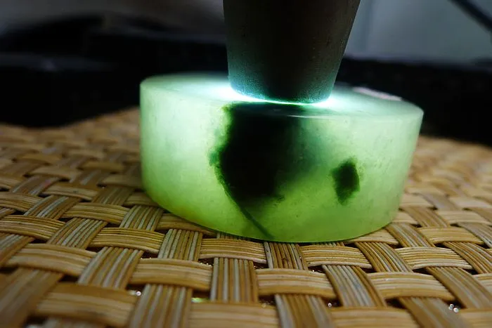 Natural Jade Rough Jadeite Raw (133g,5.2X5.2X1.9cm)