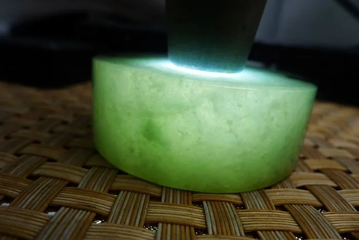 Natural Jade Rough Jadeite Raw (133g,5.2X5.2X1.9cm)