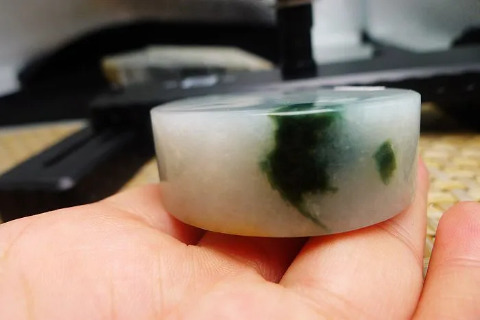 Natural Jade Rough Jadeite Raw (133g,5.2X5.2X1.9cm)
