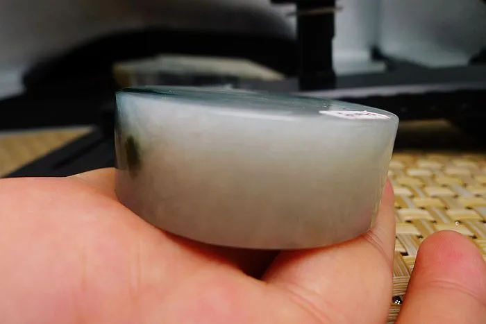 Natural Jade Rough Jadeite Raw (133g,5.2X5.2X1.9cm)