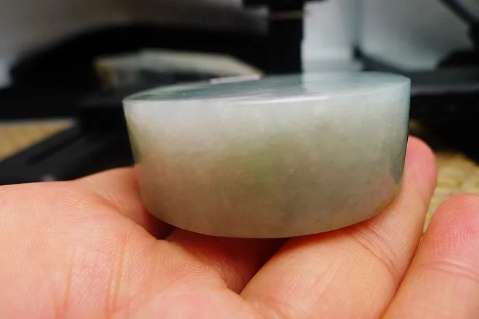 Natural Jade Rough Jadeite Raw (133g,5.2X5.2X1.9cm)