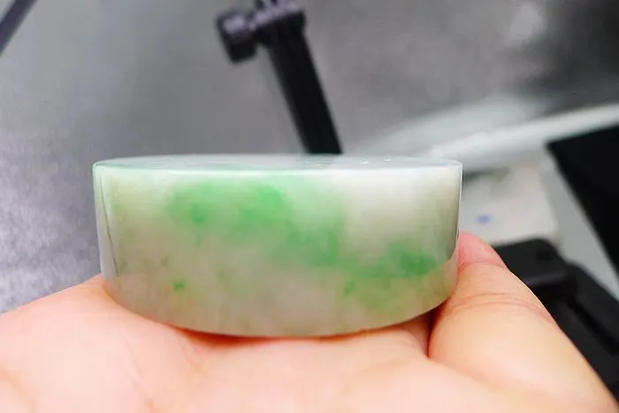 Natural Jade Rough Jadeite Raw (135g,5.4X1.7cm)