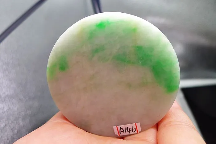 Natural Jade Rough Jadeite Raw (135g,5.4X1.7cm)