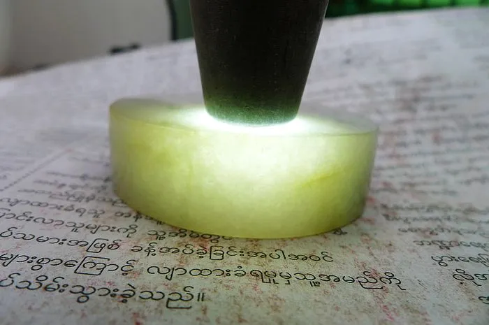 Natural Jade Rough Jadeite Raw (139g,5.7x1.66cm)