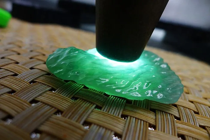 Natural Jade Rough Jadeite Raw (22g,4.2X3.4X0.85cm)