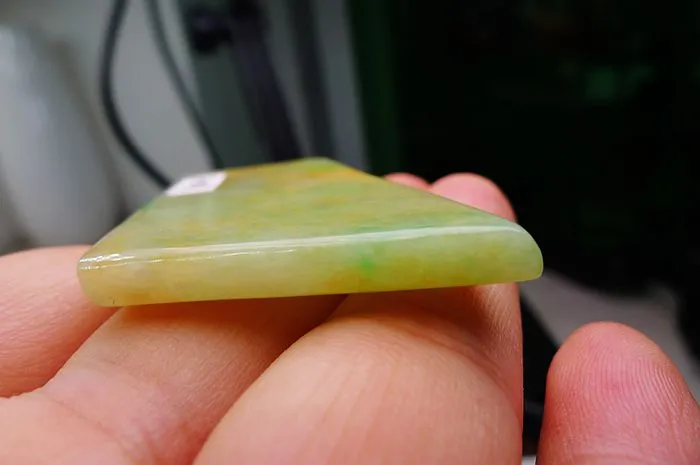 Natural Jade Rough Jadeite Raw (22g,4.7X3.5X0.6cm)