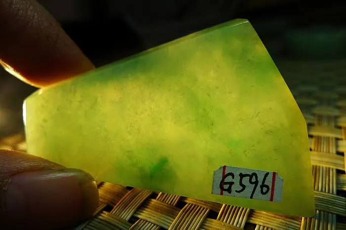 Natural Jade Rough Jadeite Raw (23.5g,5.3X3.3X0.5cm)