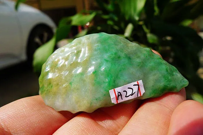Natural Jade Rough Jadeite Raw (29g,5.7X2.8X1.2cm)