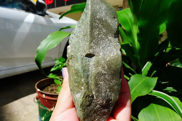 Natural Jade Rough Jadeite Raw (366g,13.8X5.2X4cm)