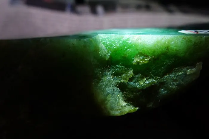 Natural Jade Rough Jadeite Raw (366g,13.8X5.2X4cm)