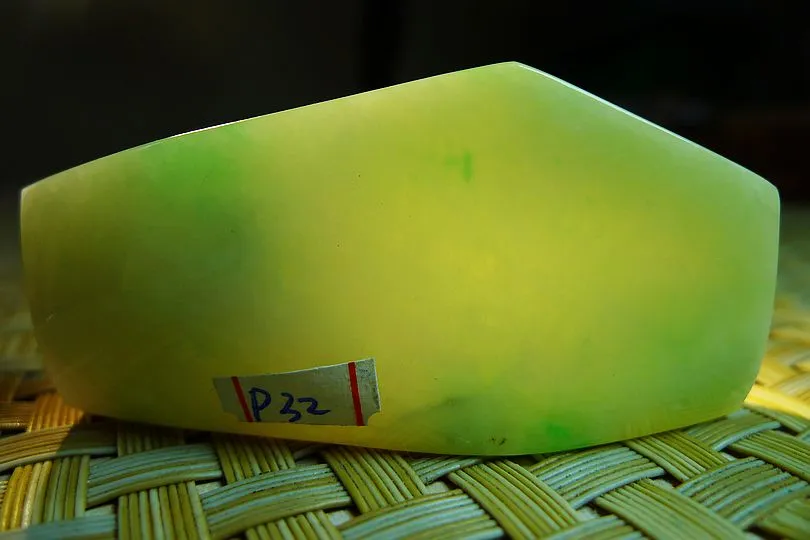Natural Jade Rough Jadeite Raw (39g,5.7X2.7X1.1cm)