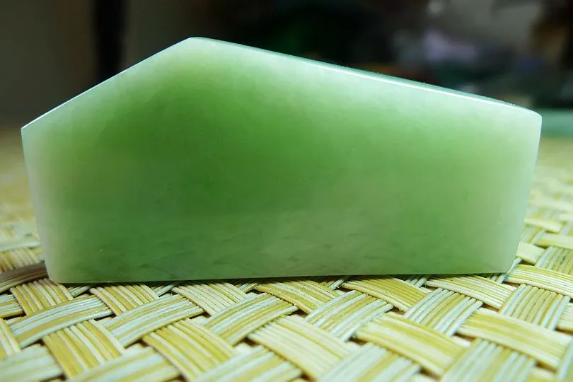 Natural Jade Rough Jadeite Raw (39g,5.7X2.7X1.1cm)
