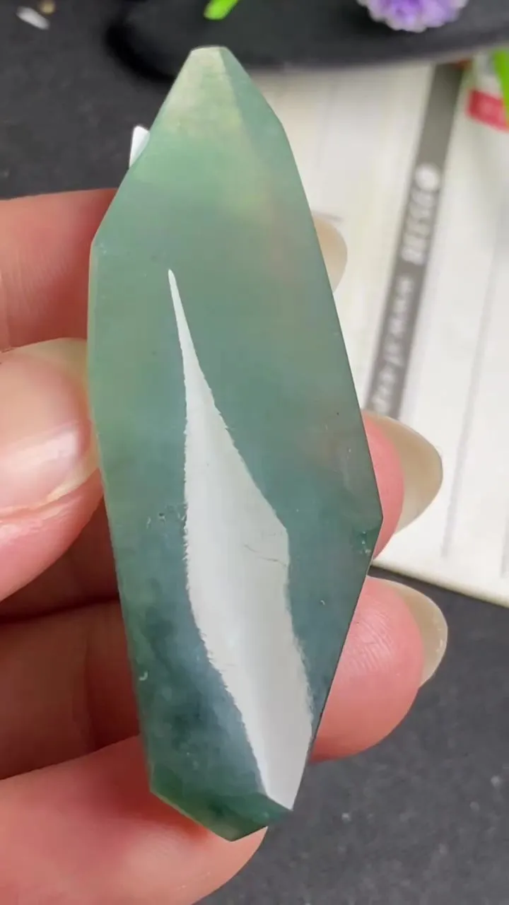 Natural Jade Rough Jadeite Raw (6.2g,25X21X5.7mm)-A5322