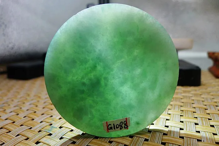 Natural Jade Rough Jadeite Raw (63g,5.5X5.5X0.7cm)