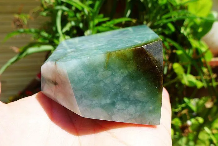 Natural Jade Rough Jadeite Raw (700g,9.6X8.1X5.6cm)