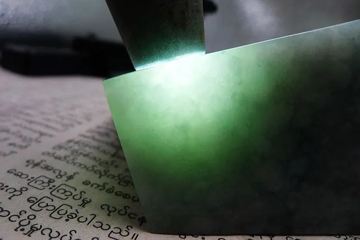 Natural Jade Rough Jadeite Raw (700g,9.6X8.1X5.6cm)