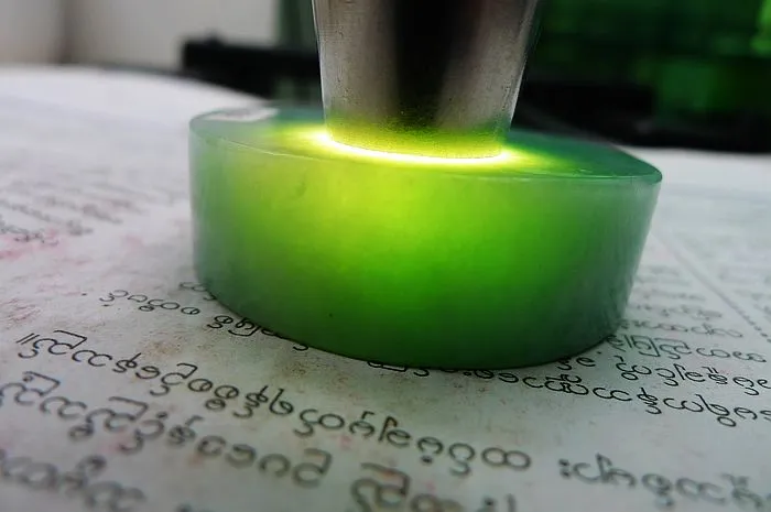 Natural Jade Rough Jadeite Raw (96g,4.9X1.6cm)