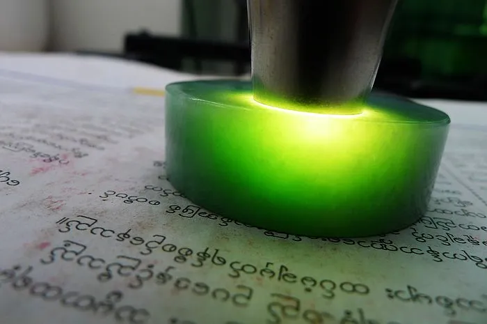 Natural Jade Rough Jadeite Raw (96g,4.9X1.6cm)