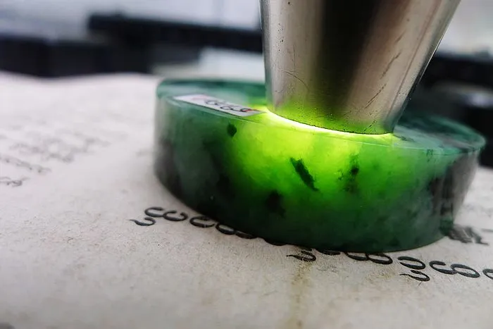 Natural Jade Rough Jadeite Raw (98g,5.3X1.3cm)