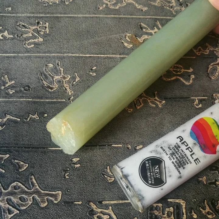 Natural Kunlun Jade Rough Nephrite Raw (100g, 12.5X1.5cm)