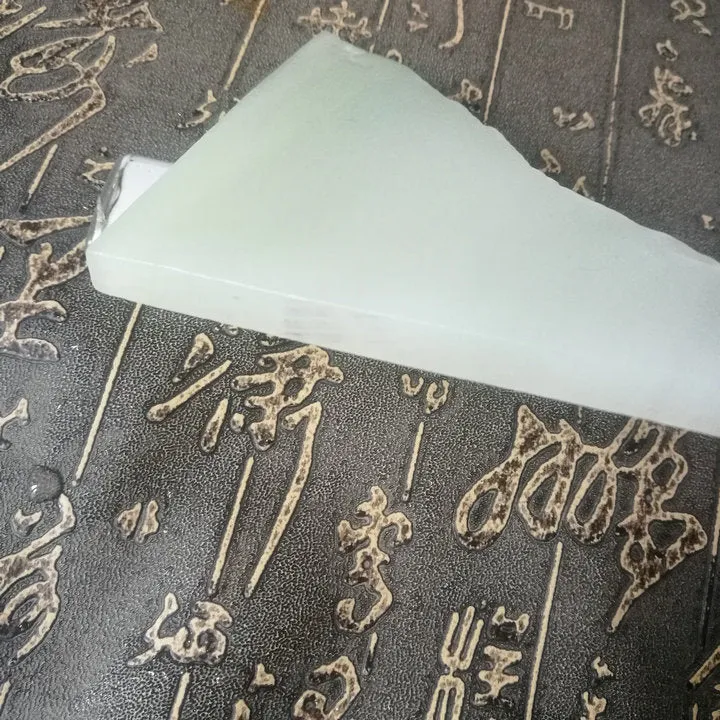 Natural Kunlun Jade Rough Nephrite Raw (101g, 10X8X0.7cm)