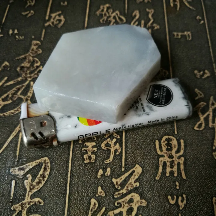 Natural Kunlun Jade Rough Nephrite Raw (102g, 6X3.5X1.4cm)